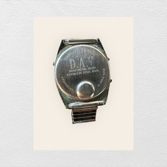 Vintage Timex F Cell Digital Alarm Silver Chrono Quartz Watch - Picture 4 of 4